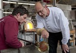 Ulrich Precht und Ingo Ellmer in der Farbglashütte